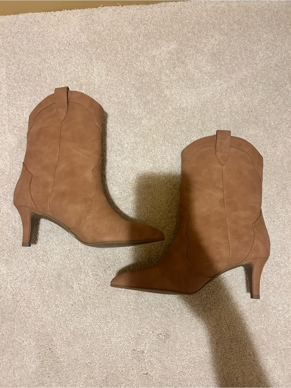 Women’s Brown Tan Suede Kitten Heel Western Ankle Boots size 6.5